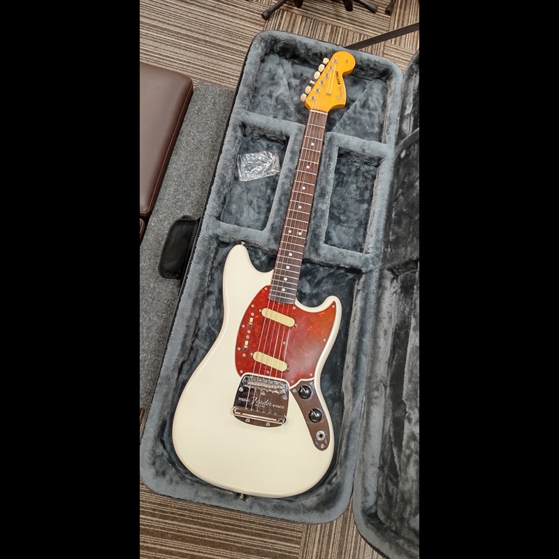 Fender Made in Japan Traditional 60s Mustang (Arctic White)の画像